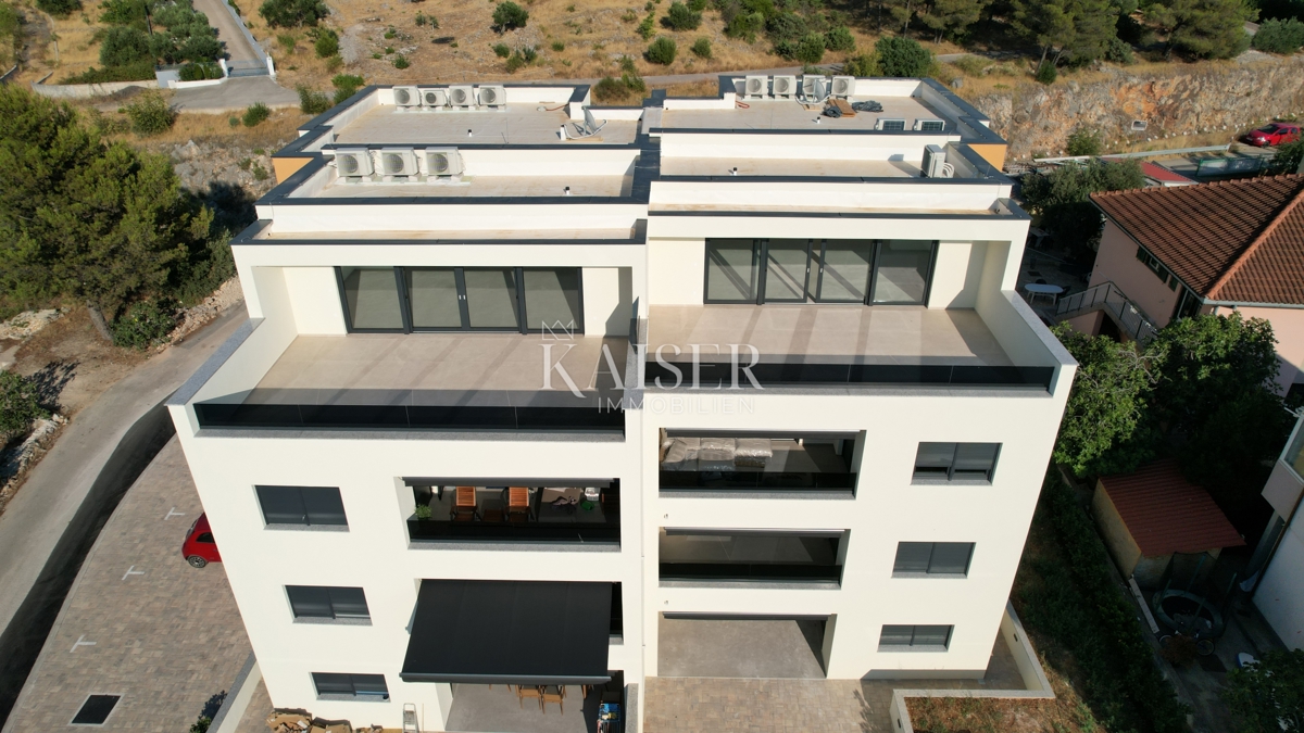 Sebenico, Žaborić Attico esclusivo con terrazza panoramica sul tetto