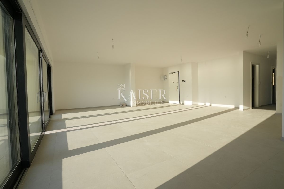 Sebenico, Žaborić Attico esclusivo con terrazza panoramica sul tetto