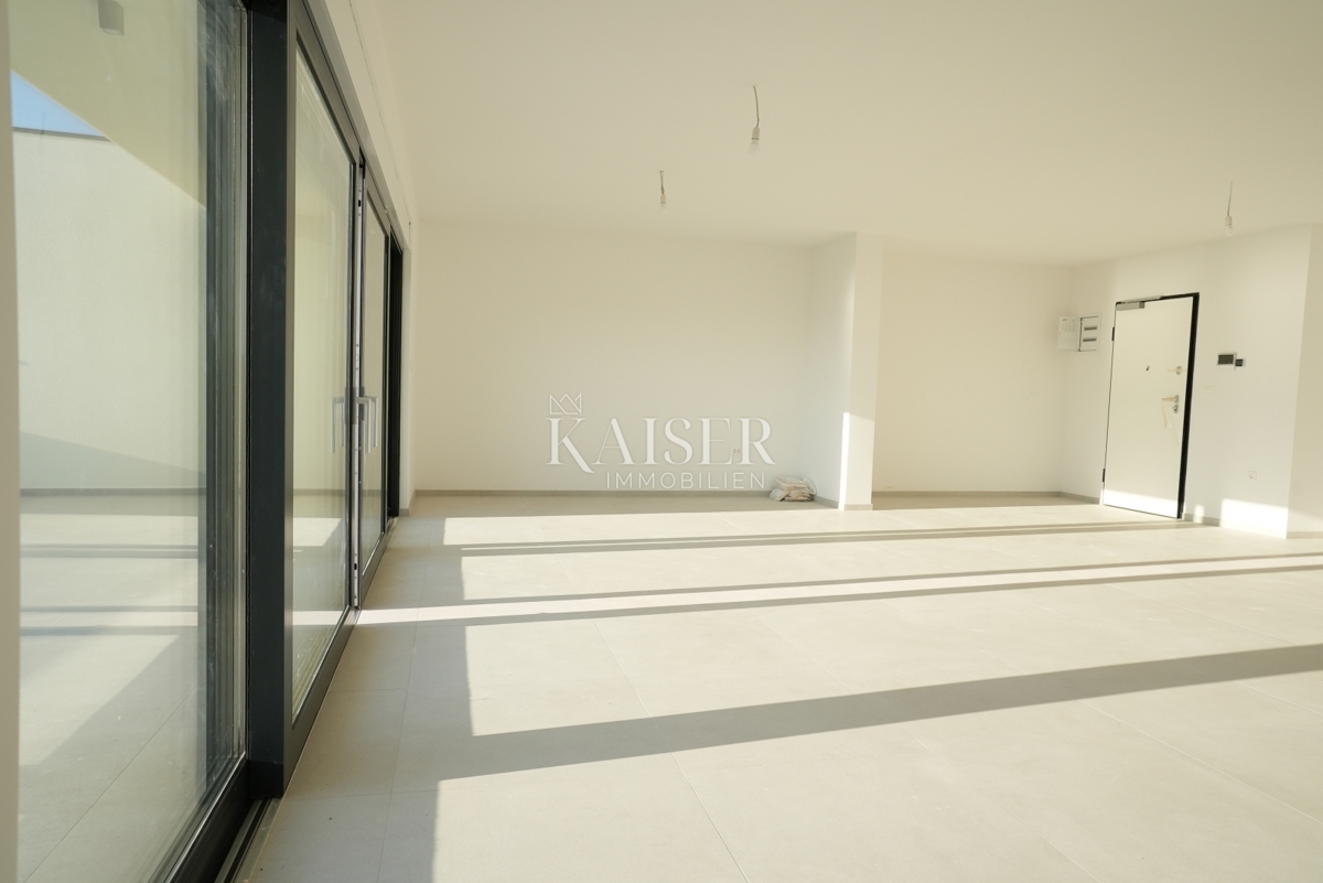 Sebenico, Žaborić Attico esclusivo con terrazza panoramica sul tetto