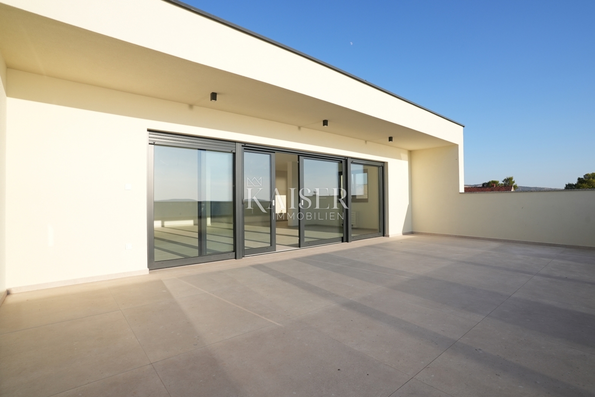 Sebenico, Žaborić Attico esclusivo con terrazza panoramica sul tetto