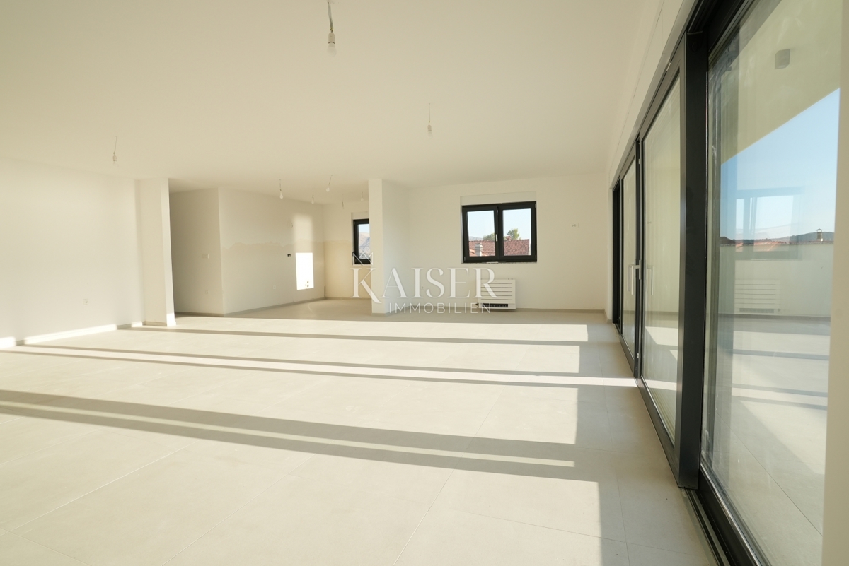 Sebenico, Žaborić Attico esclusivo con terrazza panoramica sul tetto