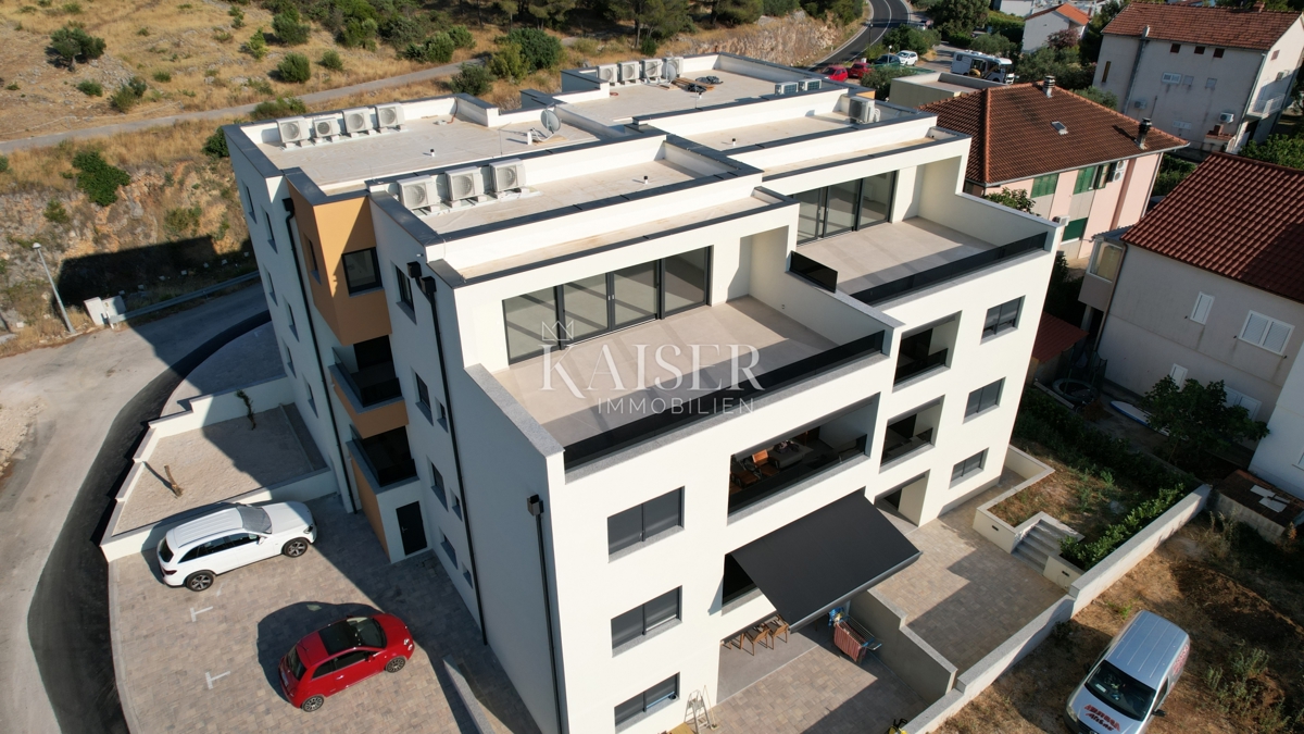 Sebenico, Žaborić Attico esclusivo con terrazza panoramica sul tetto