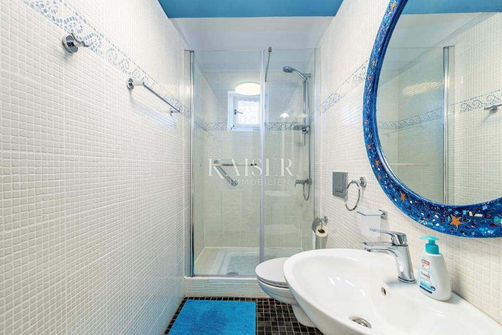 Malinska, Rasopano, autentica casa in pietra ristrutturata con piscina e giardino 