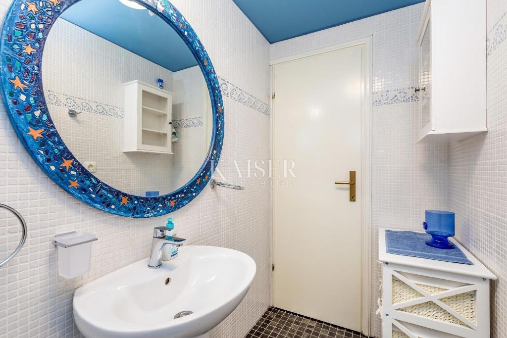 Malinska, Rasopano, autentica casa in pietra ristrutturata con piscina e giardino 