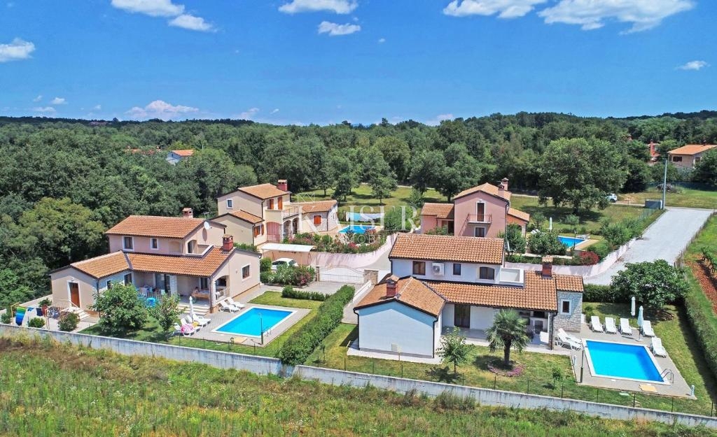 Istria, Sv. Lovreč, casa familiare con piscina