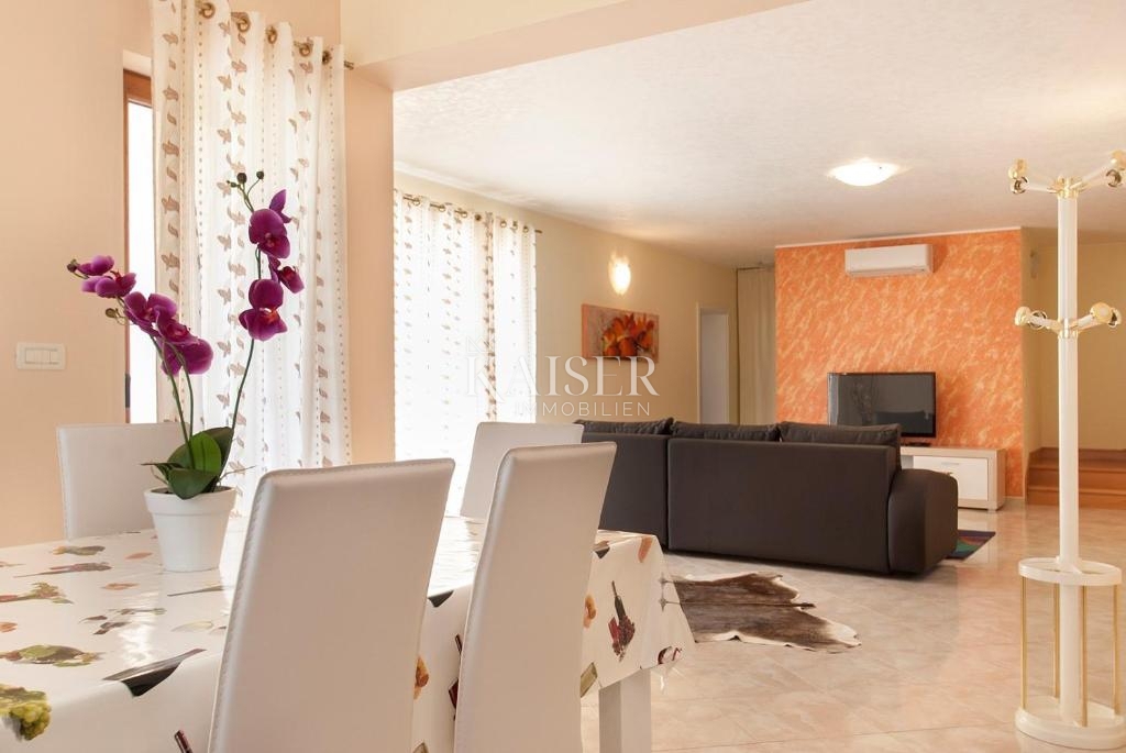 Istria, Sv. Lovreč, casa familiare con piscina