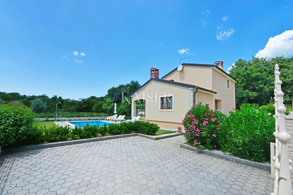 Istria, Sv. Lovreč, casa familiare con piscina