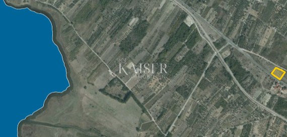 ŠIBENIK, DONJE POLJE – GRANDE TERRENO EDIFICABILE CON VISTA MARE