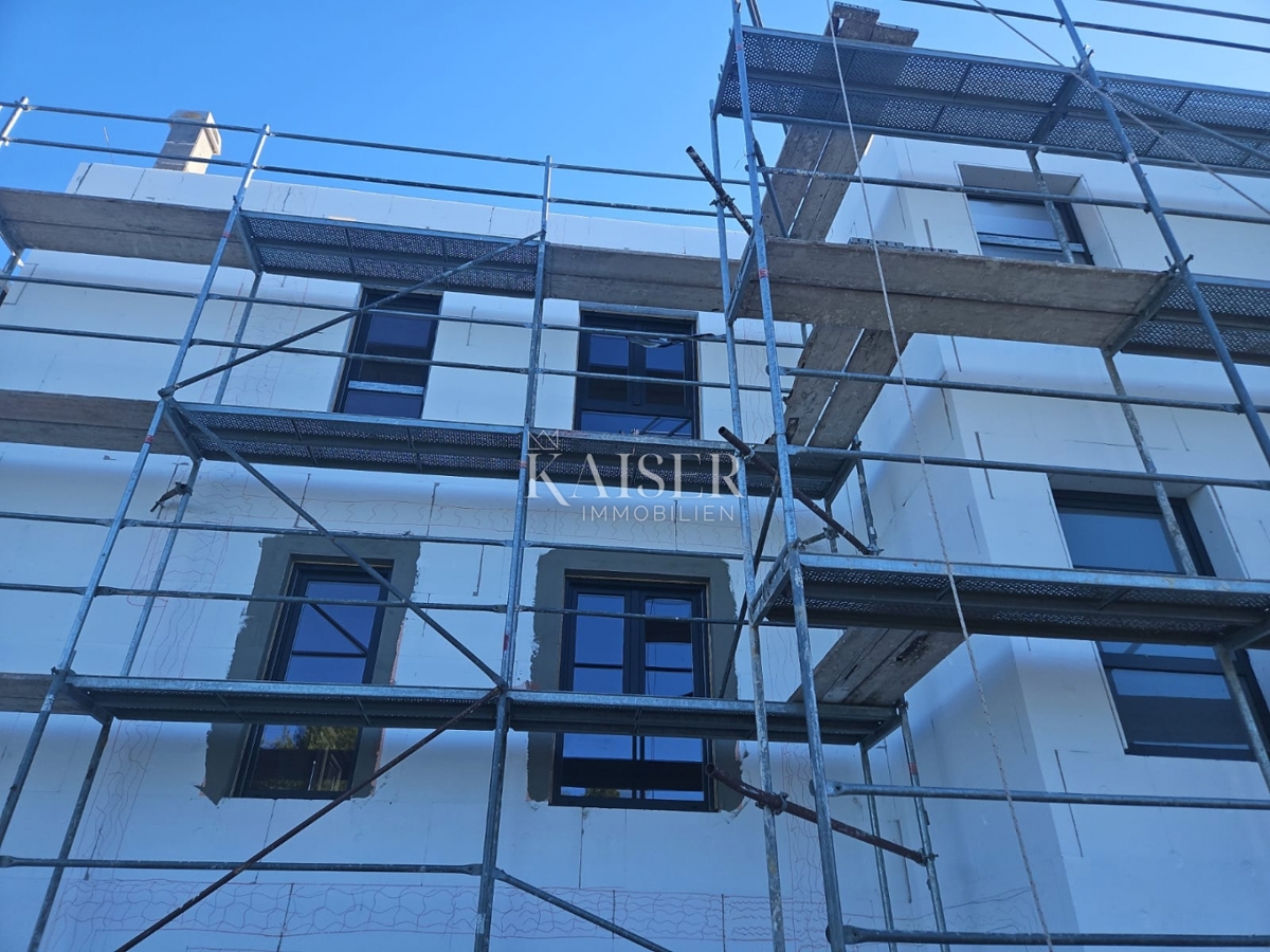 Sebenico, Brodarica - appartamento con due camere da letto di 72,30 m2 in un nuovo edificio vicino alla spiaggia di Rezalište