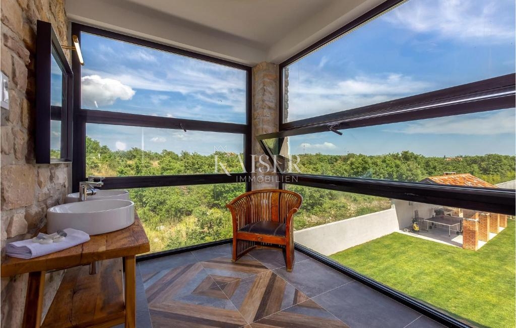 Zara, Murvica – una villa in pietra unica in una tenuta privata con servizi di prima qualità e fascino mediterraneo