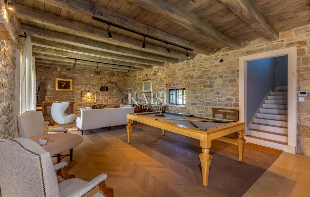 Zara, Murvica – una villa in pietra unica in una tenuta privata con servizi di prima qualità e fascino mediterraneo