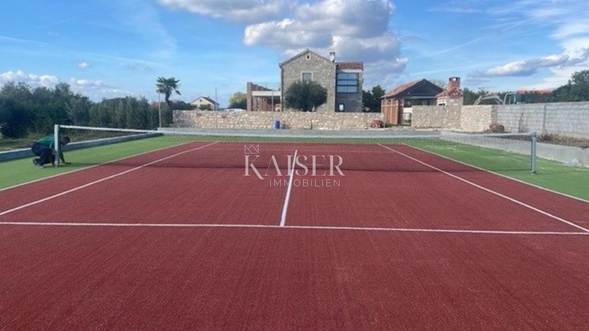 Zara, Murvica – una villa in pietra unica in una tenuta privata con servizi di prima qualità e fascino mediterraneo