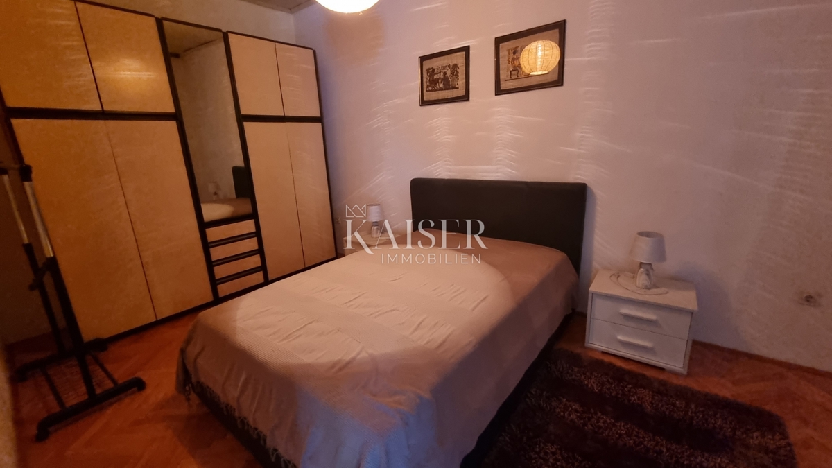 Novi Vinodolski - due case vicino al centro città da ristrutturare completamente