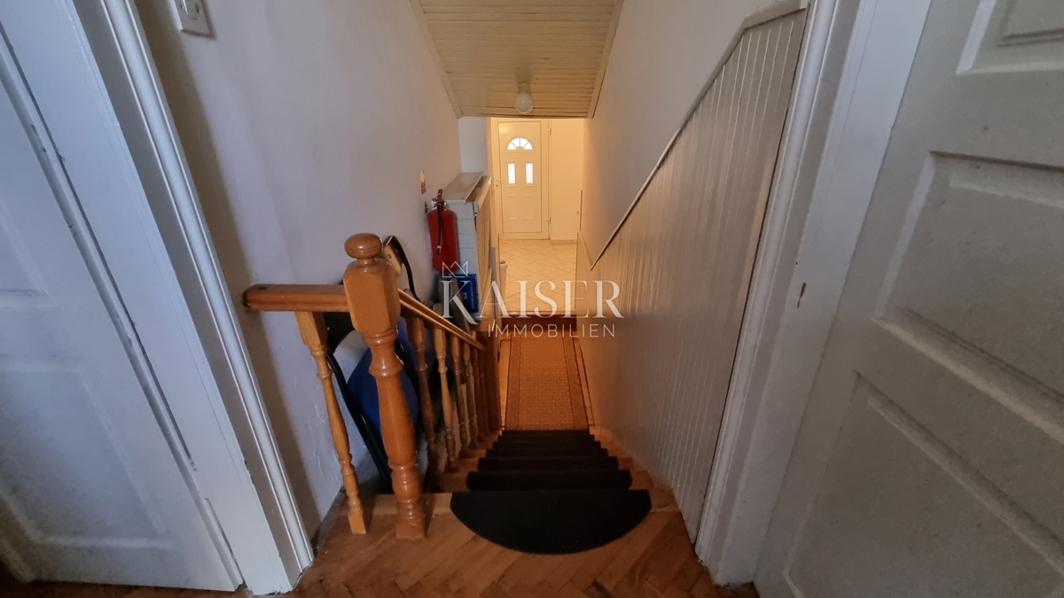 Novi Vinodolski - due case vicino al centro città da ristrutturare completamente