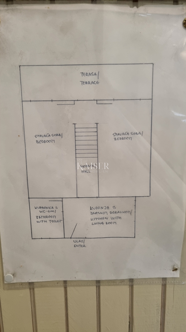 Novi Vinodolski - due case vicino al centro città da ristrutturare completamente