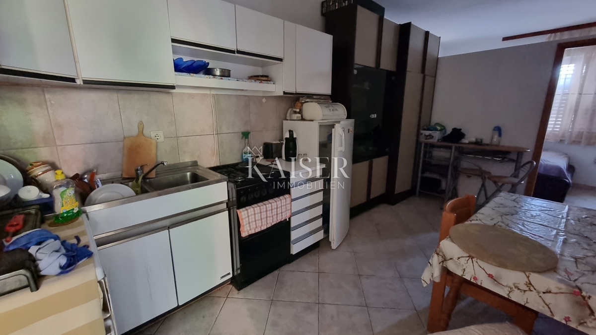 Novi Vinodolski - due case vicino al centro città da ristrutturare completamente