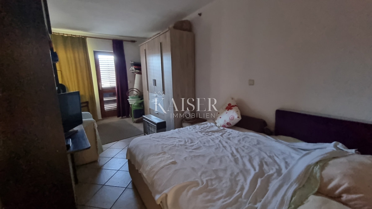 Novi Vinodolski - due case vicino al centro città da ristrutturare completamente