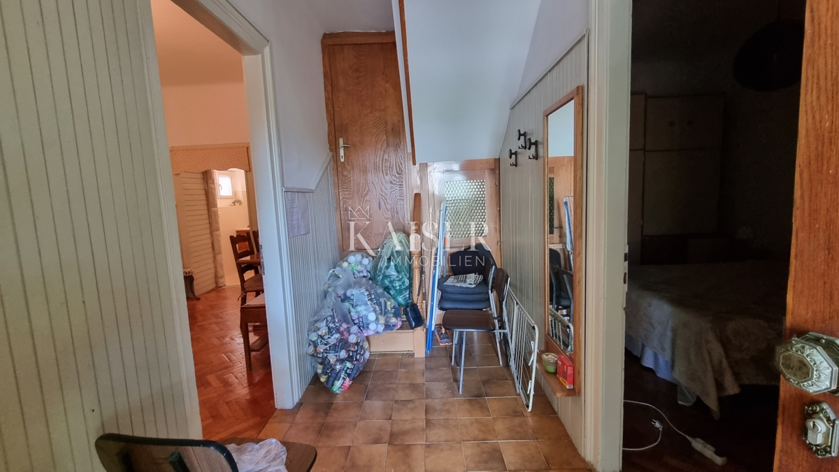 Novi Vinodolski - due case vicino al centro città da ristrutturare completamente