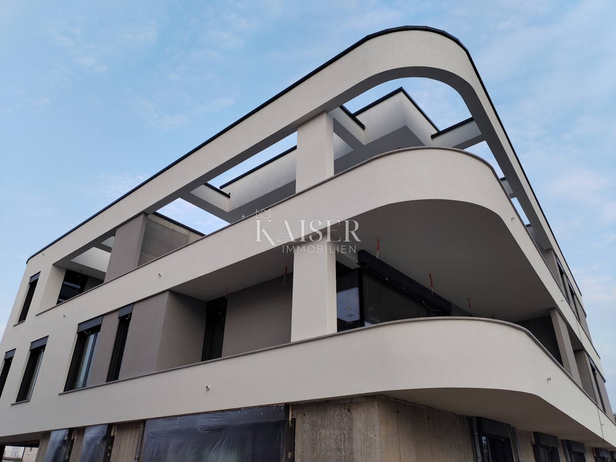 Istria, Umago, appartamento in un nuovo edificio 84 m2, primo piano, ascensore