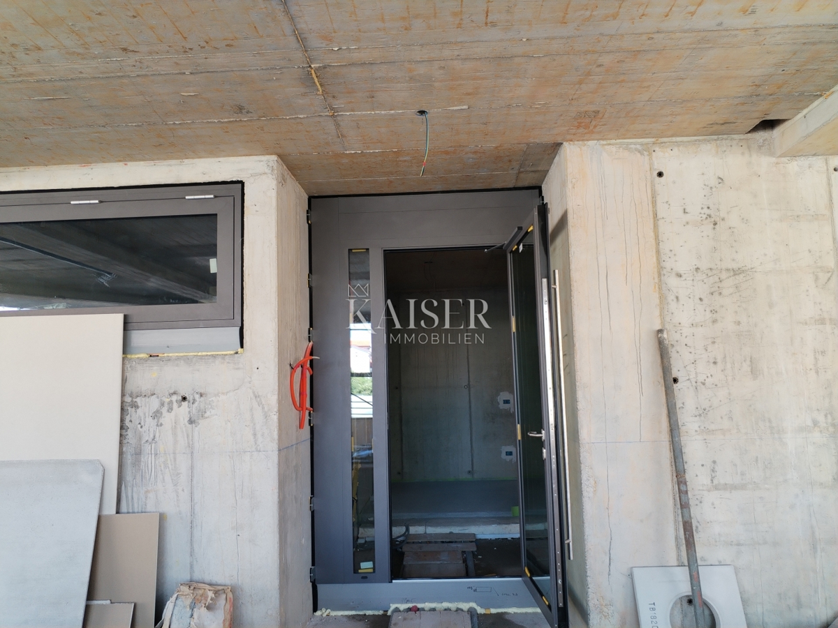 Istria, Umago, appartamento in un nuovo edificio 84 m2, primo piano, ascensore