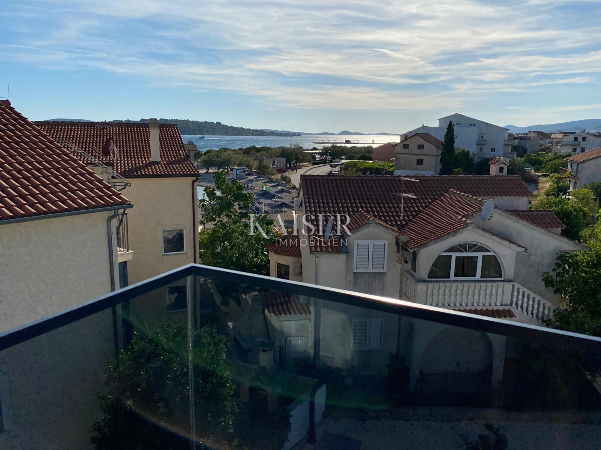 Srima, Vodice - Appartamento con tre camere da letto e terrazza sul tetto