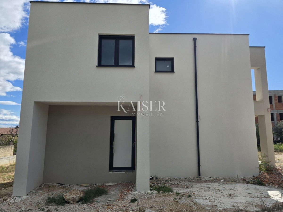 VODICE - VILLA DI LUSSO CON PISCINA E AMPIE TERRAZZE