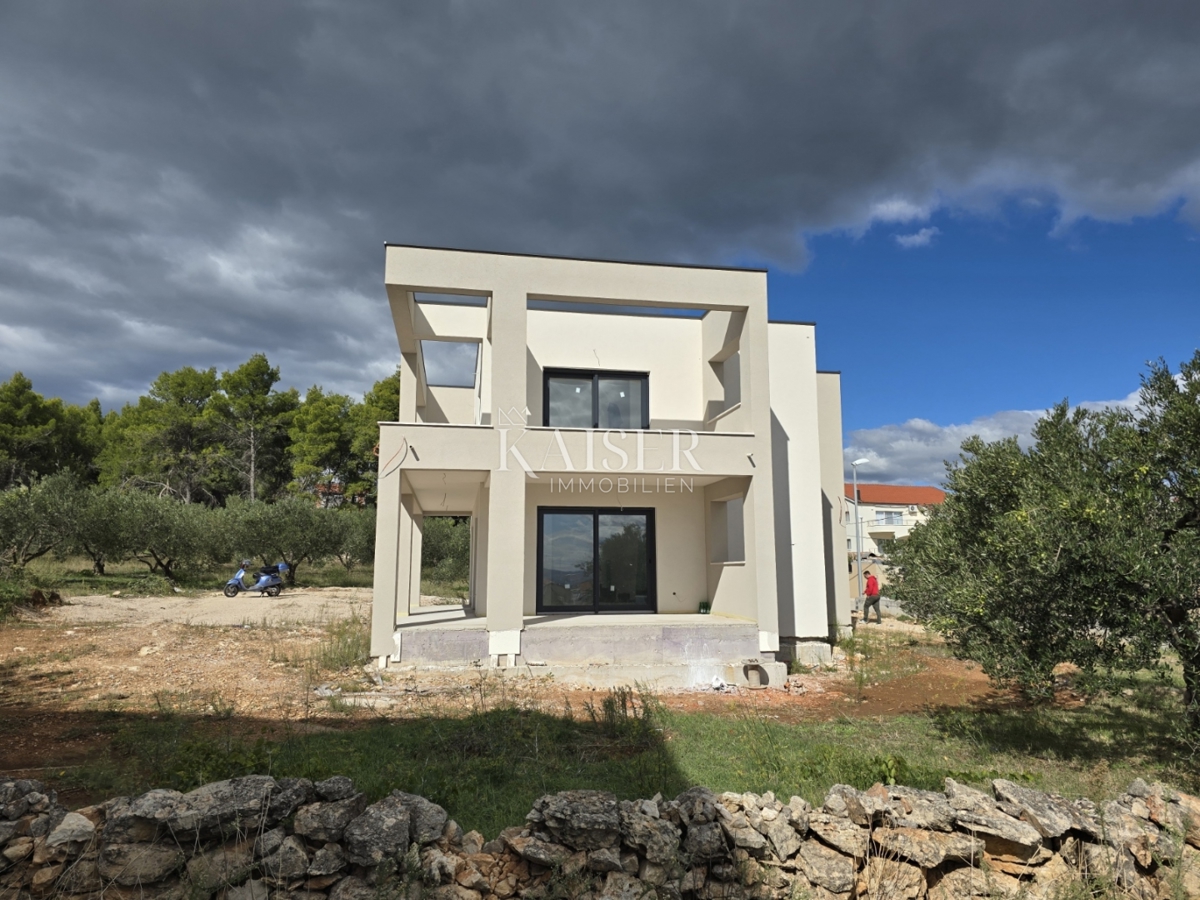 VODICE - VILLA DI LUSSO CON PISCINA E AMPIE TERRAZZE