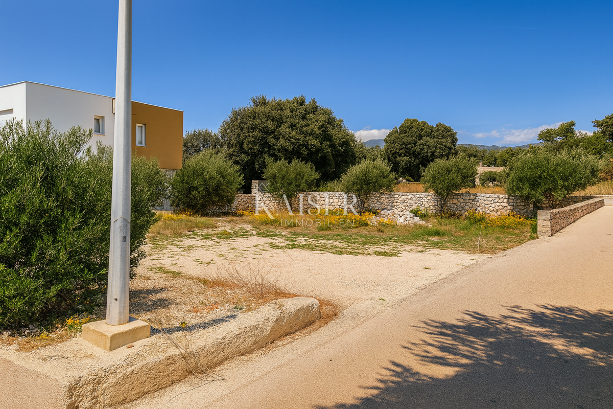 Pag, Mandre – terreno edificabile 734 m², 600 m dal mare