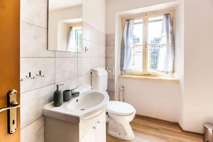 Istria, Marčana - casa a schiera ristrutturata con ampio cortile 