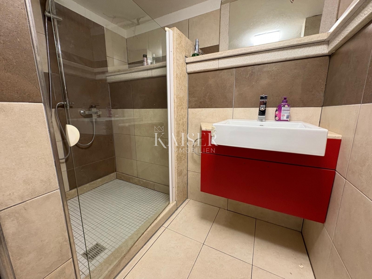 Opatija, Brseč - opportunità, casa con vista mare e diversi appartamenti, 206 m2