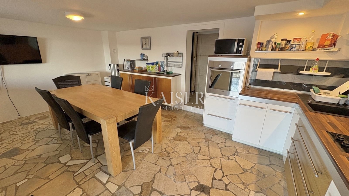 Opatija, Brseč - opportunità, casa con vista mare e diversi appartamenti, 206 m2