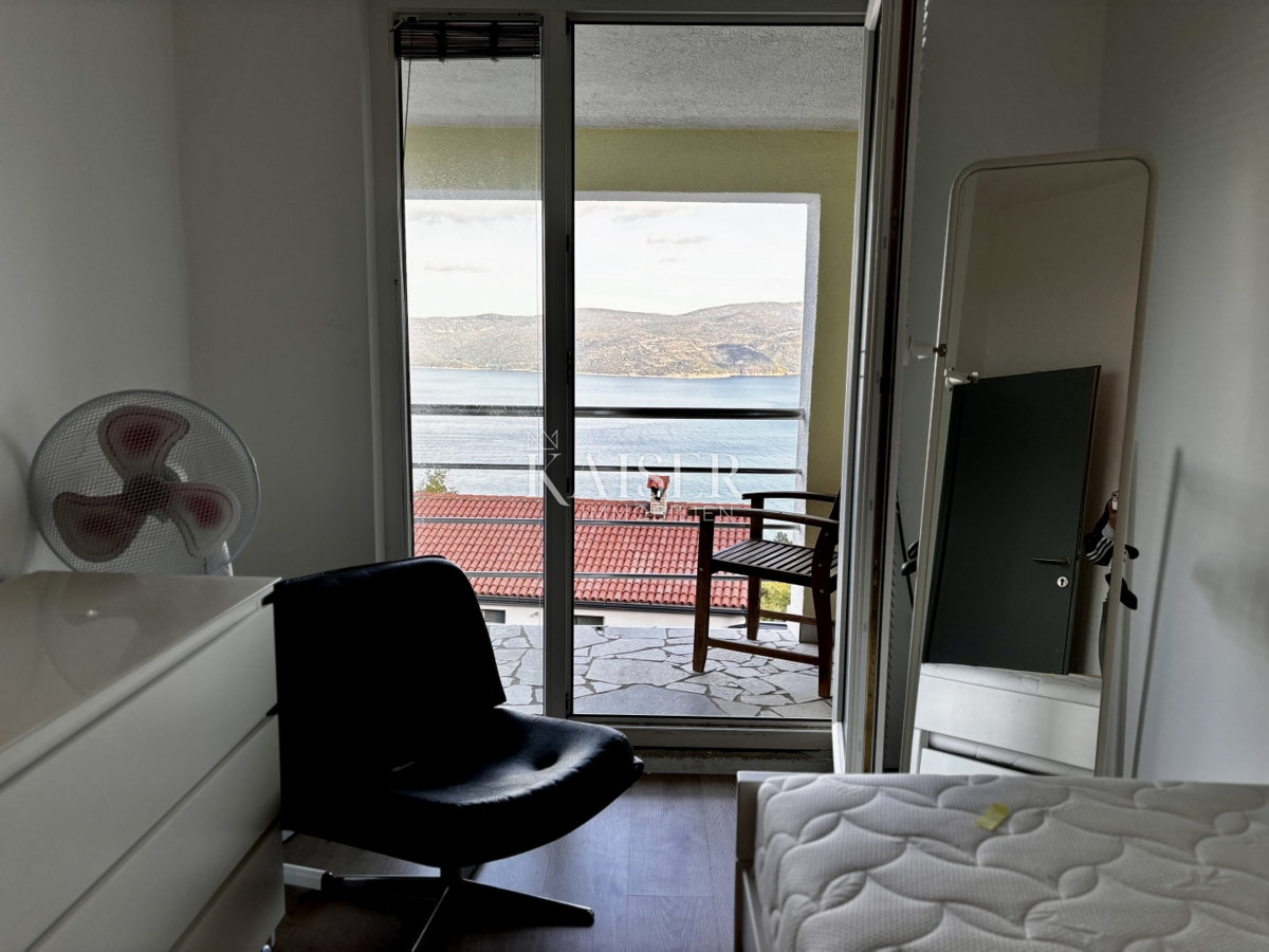 Opatija, Brseč - opportunità, casa con vista mare e diversi appartamenti, 206 m2