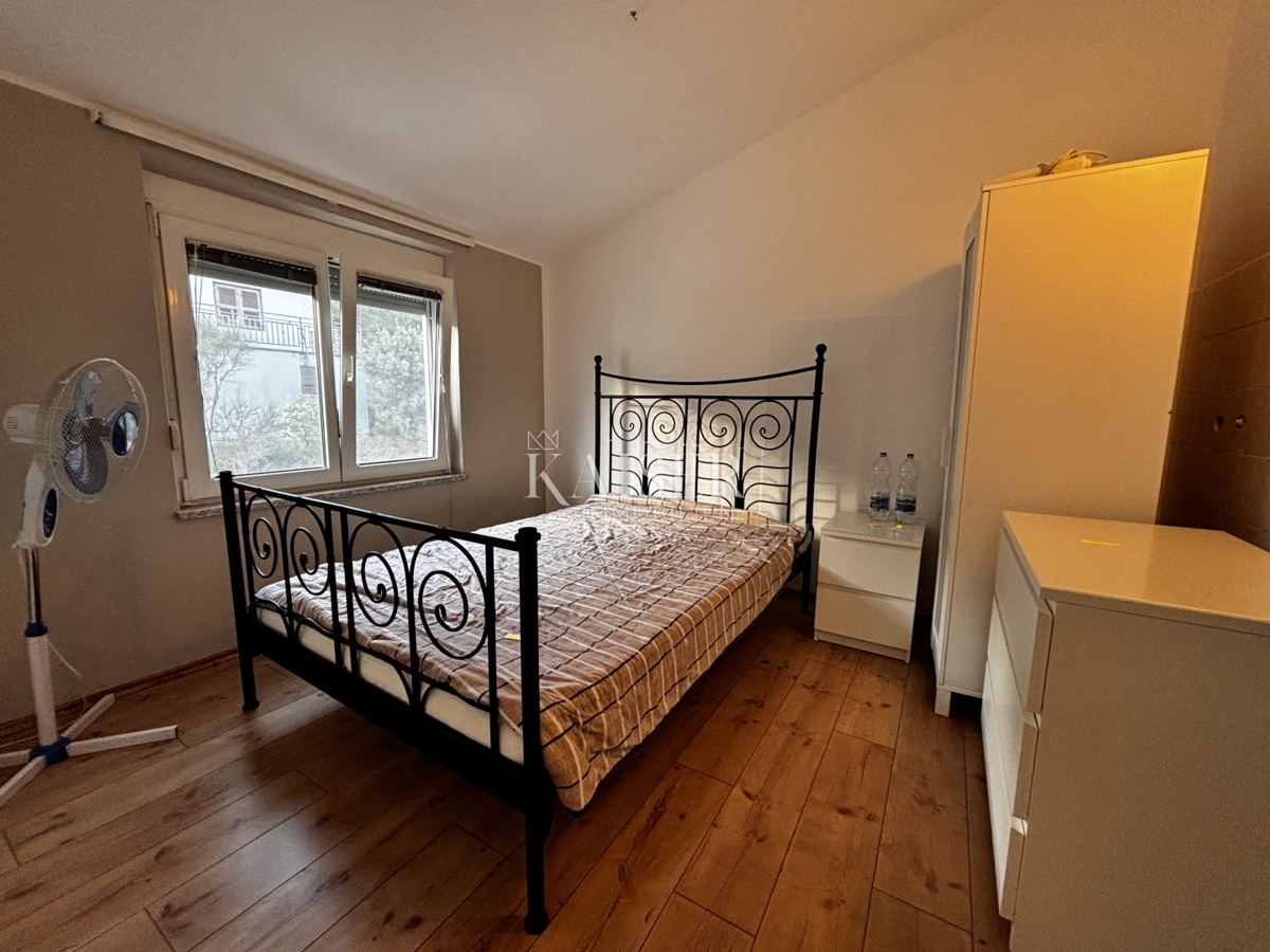 Opatija, Brseč - opportunità, casa con vista mare e diversi appartamenti, 206 m2