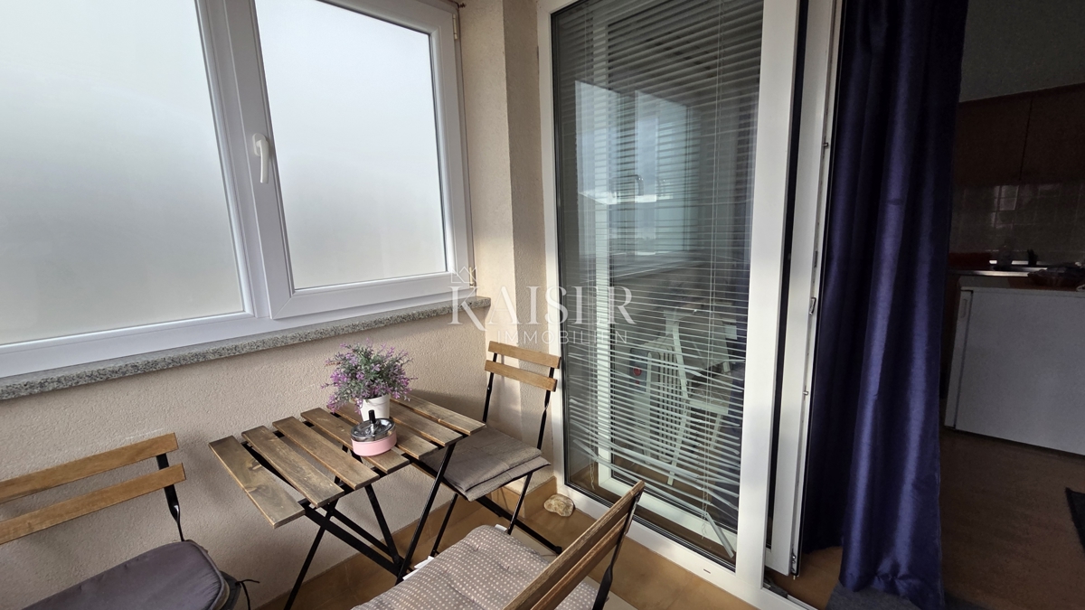 Novi Vinodolski - appartamento, monolocale con camera separata e vista mare