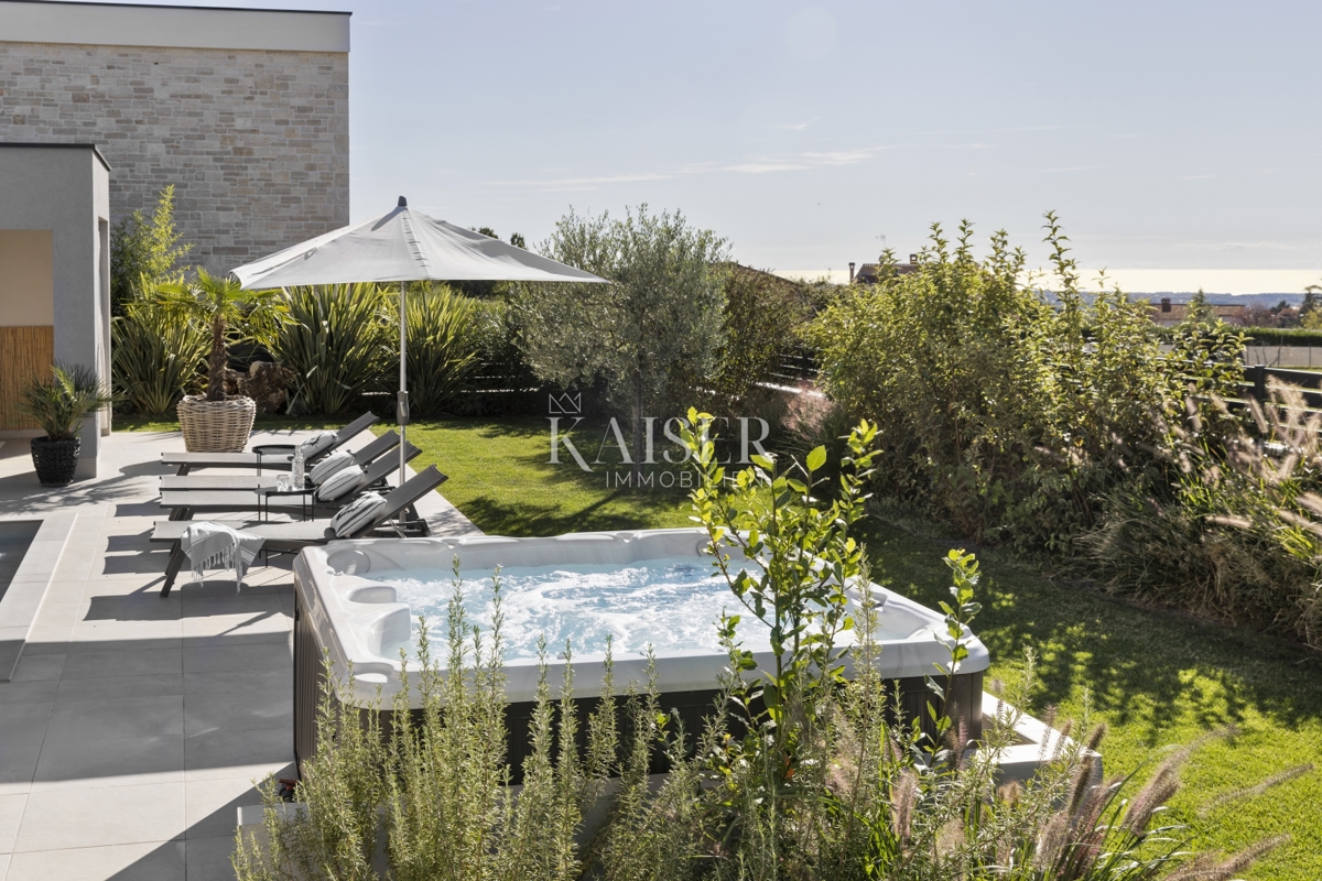 Istria - Parenzo, villa di lusso con vista mare, piscina e sauna