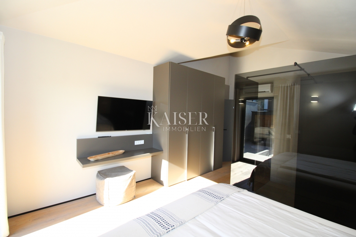 Istria - Parenzo, villa di lusso con vista mare, piscina e sauna