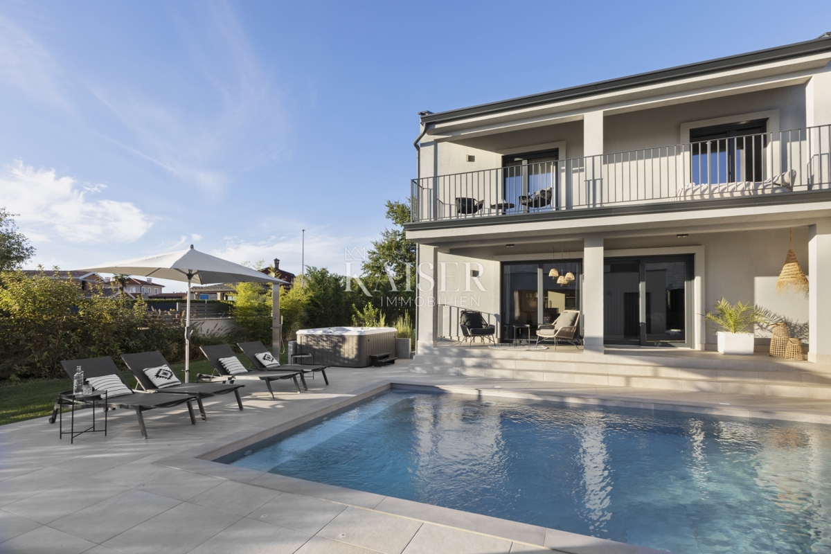 Istria - Parenzo, villa di lusso con vista mare, piscina e sauna