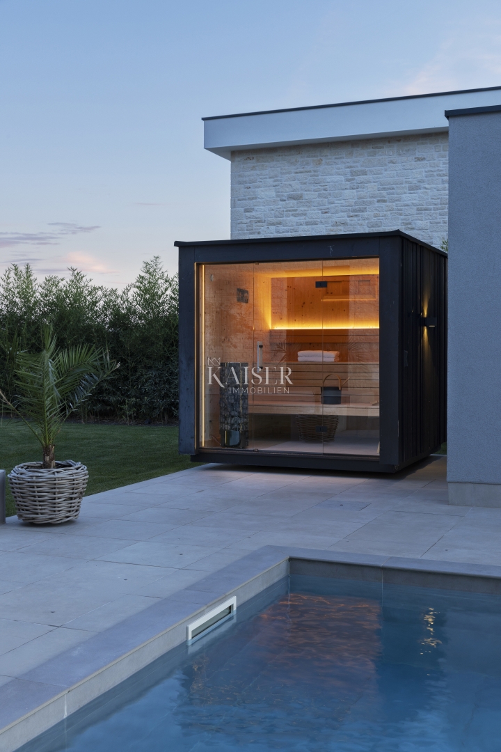 Istria - Parenzo, villa di lusso con vista mare, piscina e sauna
