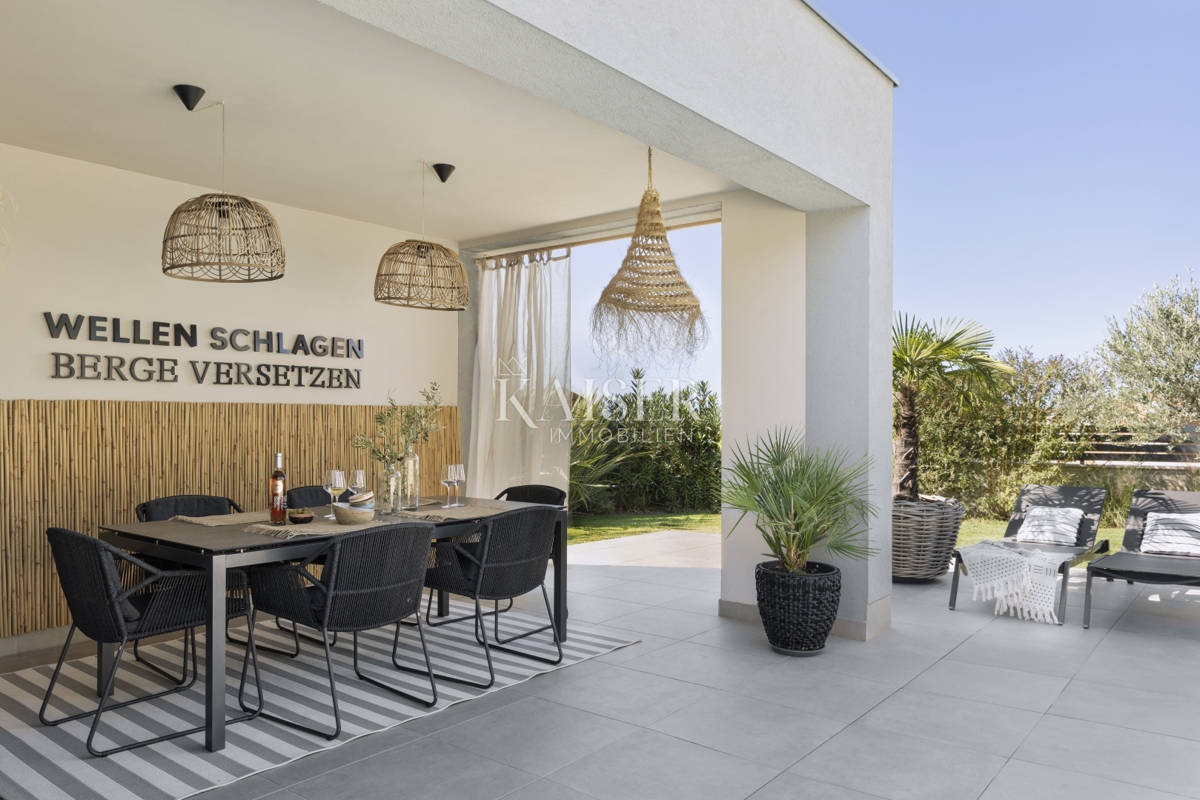 Istria - Parenzo, villa di lusso con vista mare, piscina e sauna