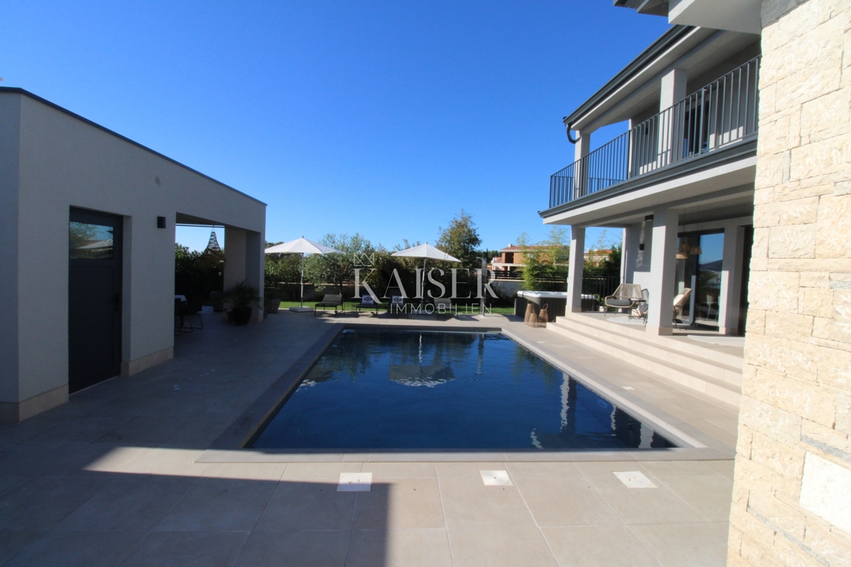 Istria - Parenzo, villa di lusso con vista mare, piscina e sauna