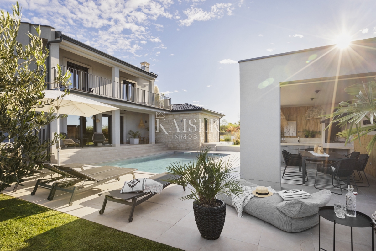 Istria - Parenzo, villa di lusso con vista mare, piscina e sauna