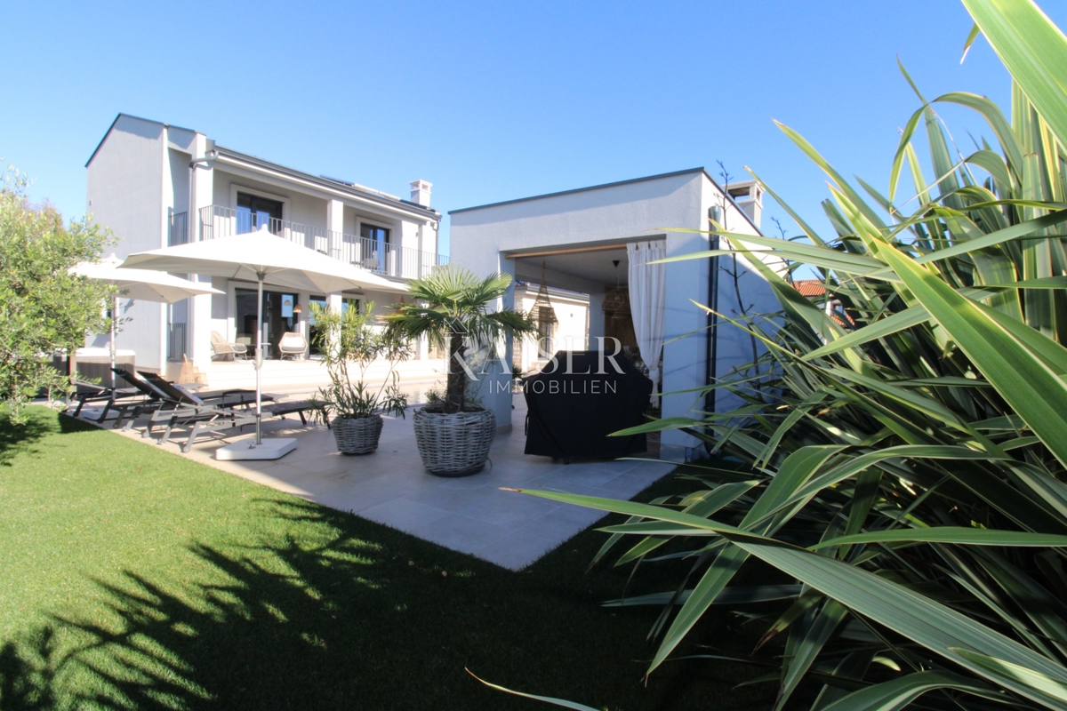 Istria - Parenzo, villa di lusso con vista mare, piscina e sauna