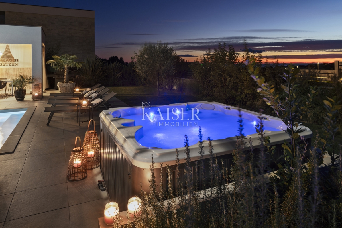 Istria - Parenzo, villa di lusso con vista mare, piscina e sauna