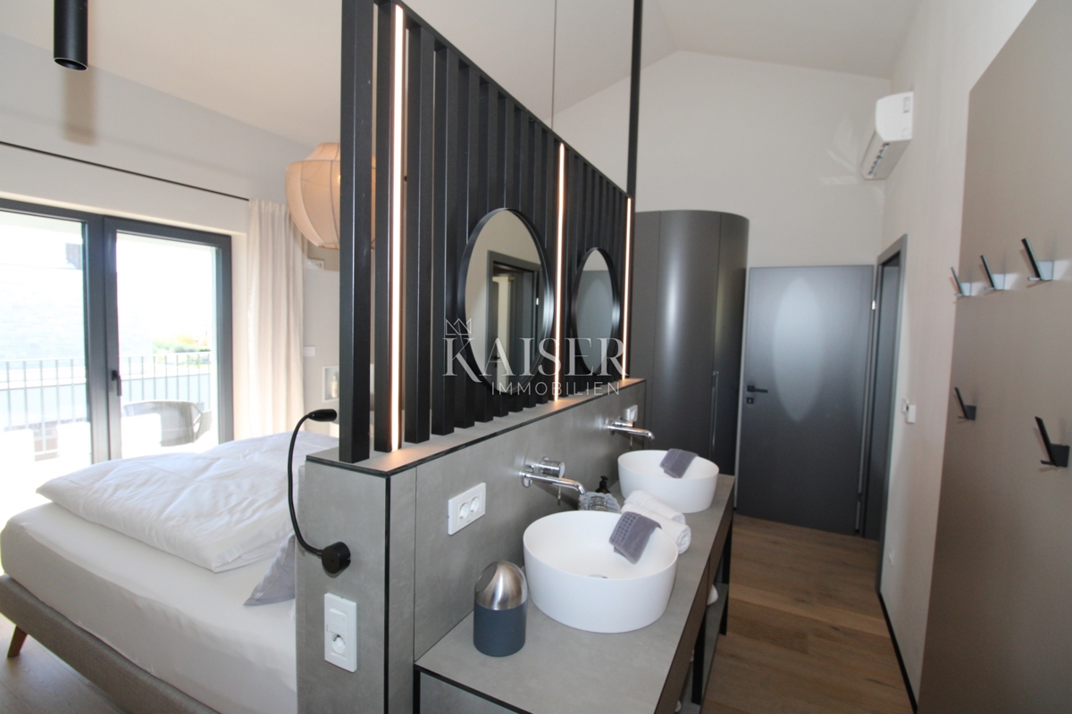 Istria - Parenzo, villa di lusso con vista mare, piscina e sauna