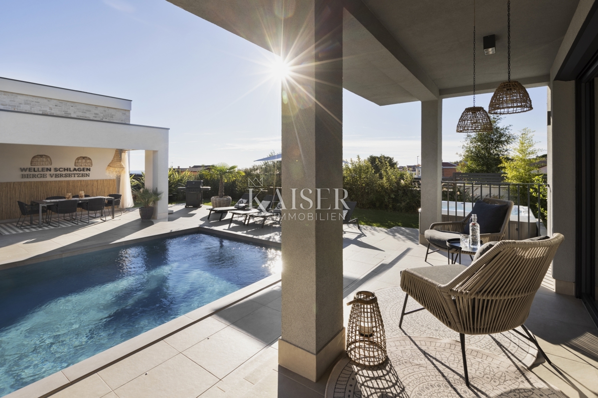 Istria - Parenzo, villa di lusso con vista mare, piscina e sauna