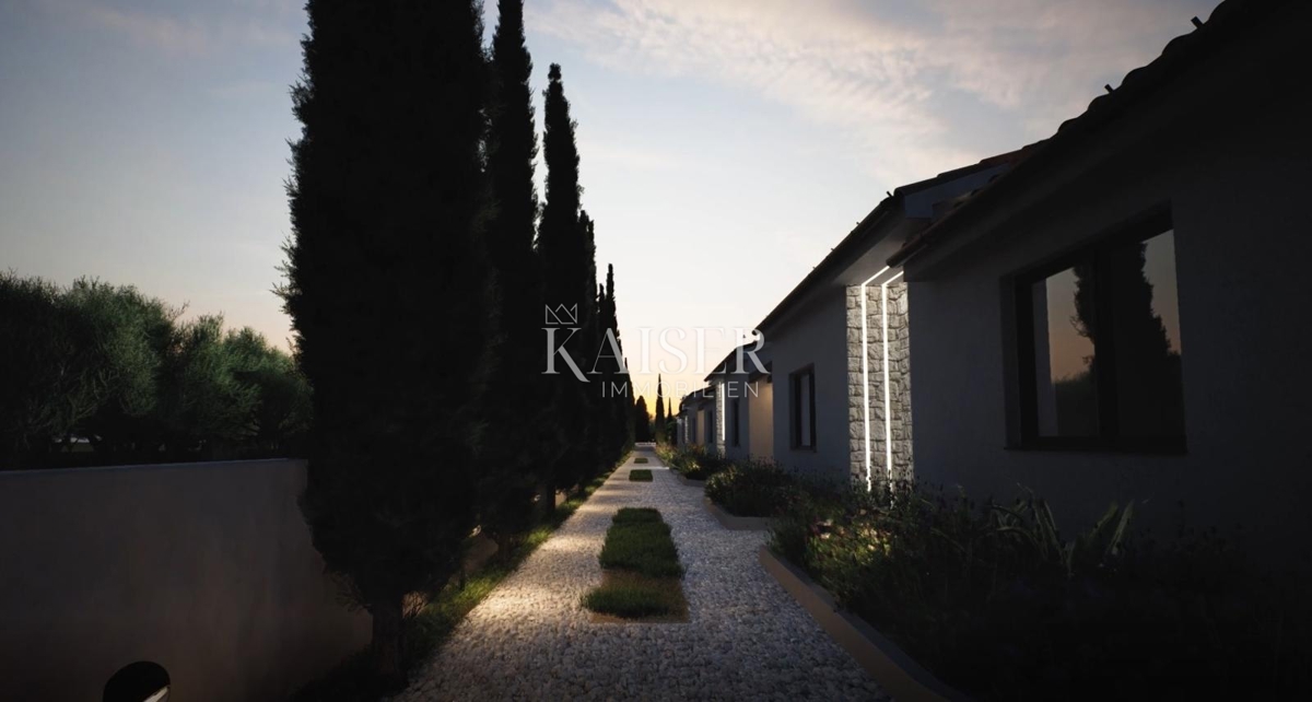 Istria - Parenzo, casa a un piano con piscina e tre camere da letto