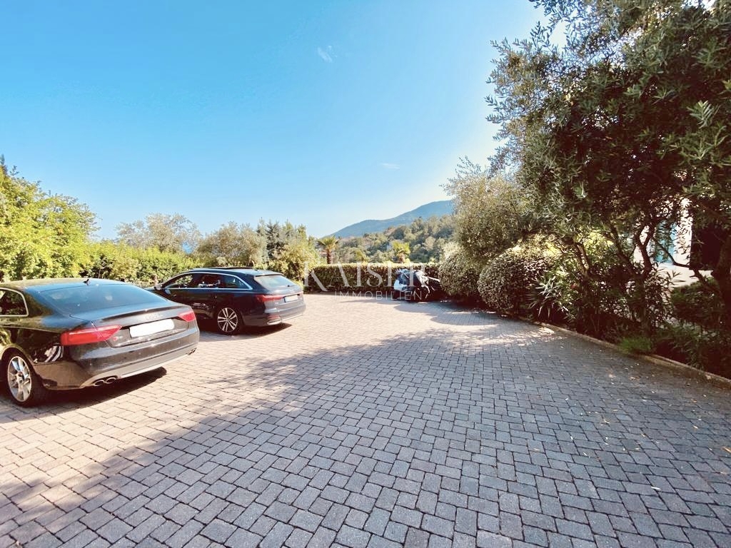 Opatija, Ičići – Intero piano in stile veneziano di una villa con ampia terrazza e splendida vista sul mare