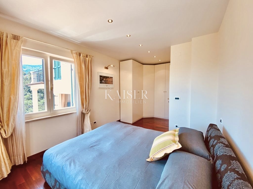 Opatija, Ičići – Intero piano in stile veneziano di una villa con ampia terrazza e splendida vista sul mare