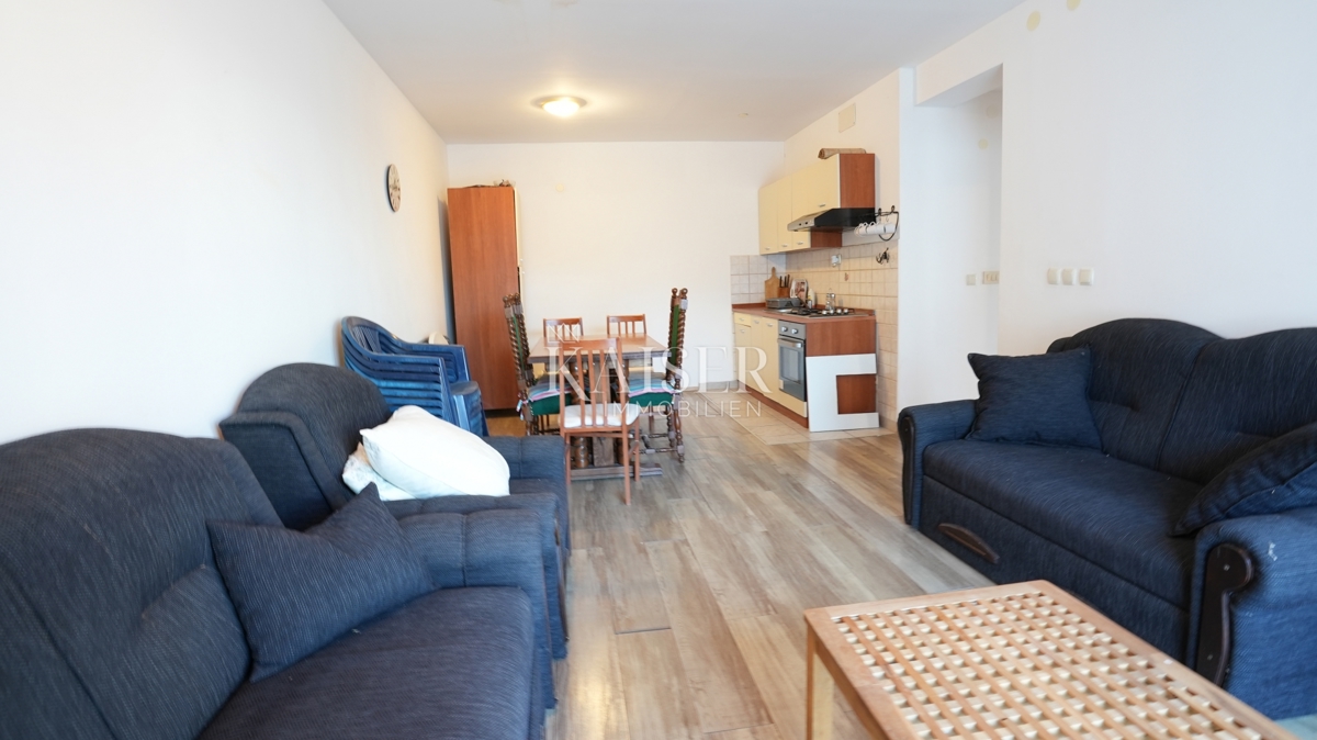 Šparadići, Šibenik - Casa con 5 unità e potenziale, a 100 m dal mare