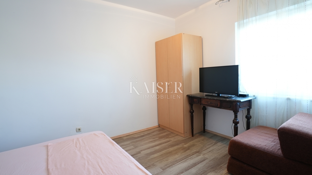 Šparadići, Šibenik - Casa con 5 unità e potenziale, a 100 m dal mare